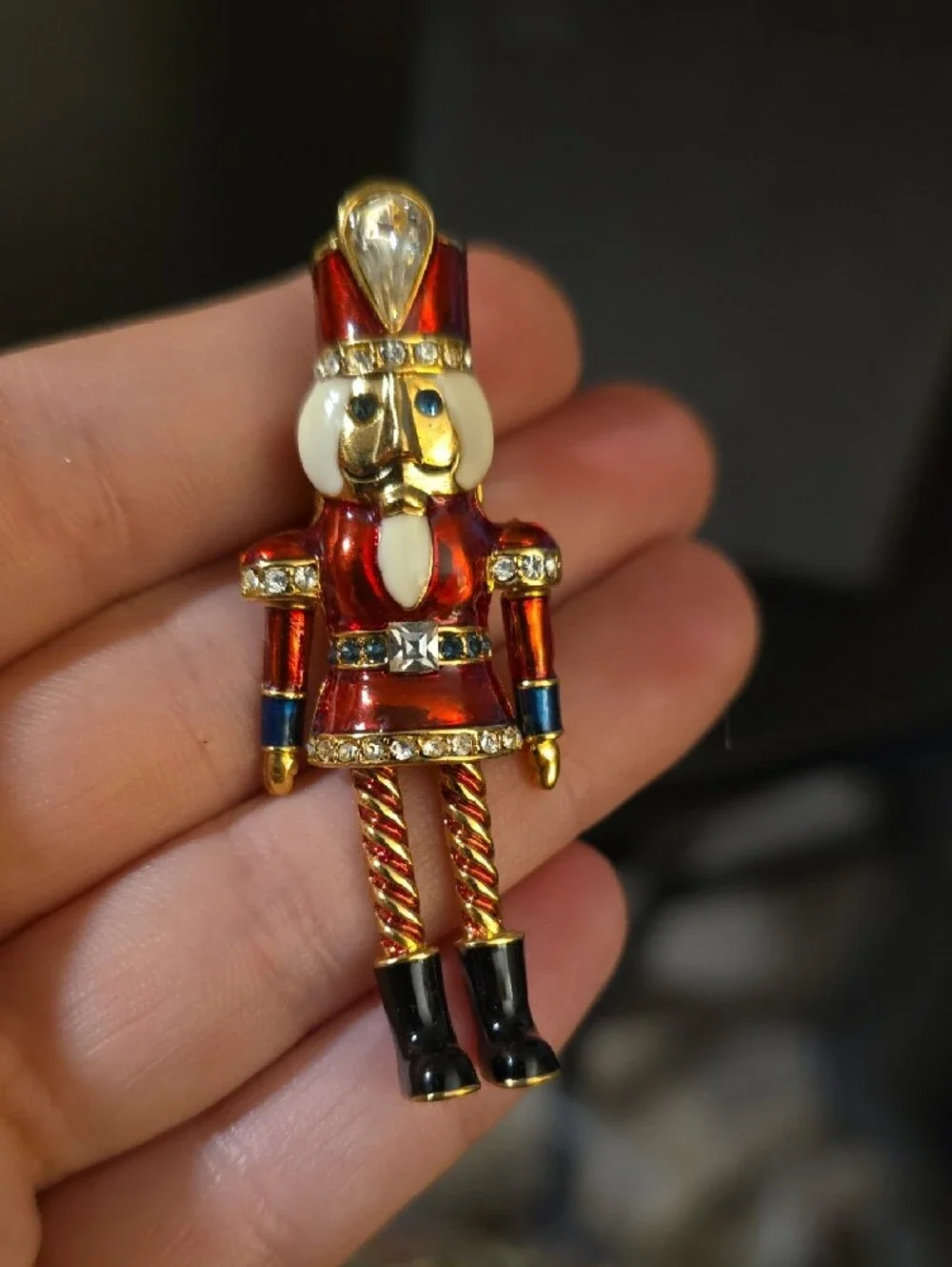 Vintage Avon Articulated Nutcracker Christmas Brooch Pin – Red Enamel & Rhinesto